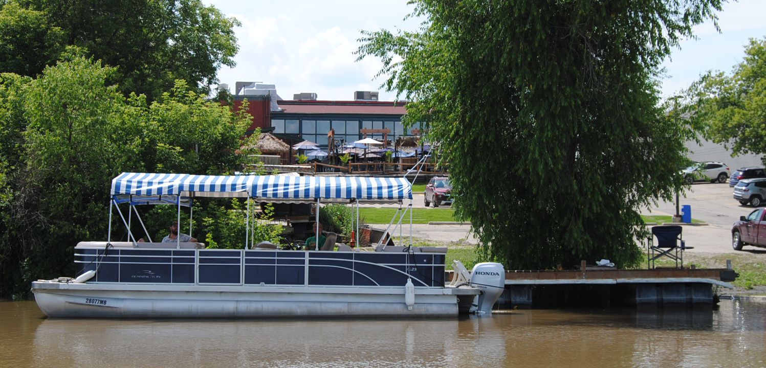 boat-restaurant